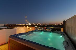 Speakeasy Rooftop Decks Hot Tub Karaoke