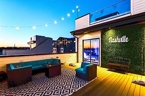 Speakeasy Rooftop Decks Hot Tub Karaoke