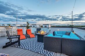 Speakeasy Rooftop Decks Hot Tub Karaoke