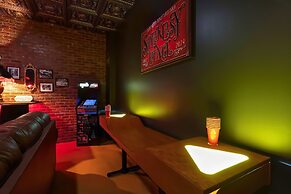 Speakeasy Rooftop Decks Hot Tub Karaoke