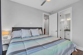 Luxury Townhome With Rooftop Deck Skyline Views