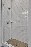 Luxury Townhome With Rooftop Deck Skyline Views