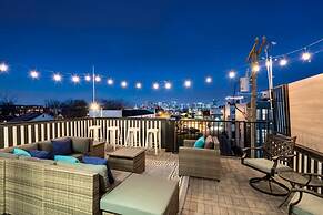 Luxury Townhome With Rooftop Deck Skyline Views