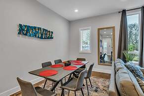 Luxury Townhome With Rooftop Deck Skyline Views