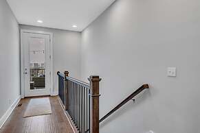 Luxury Townhome With Rooftop Deck Skyline Views