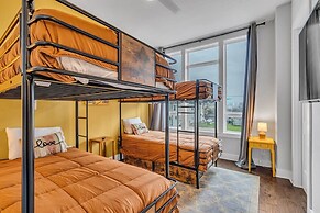 Luxury Townhome With Rooftop Deck Skyline Views