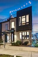 Luxury Townhome With Rooftop Deck Skyline Views