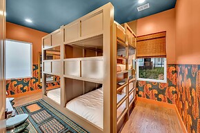 Rooftop Hot Tub City Views Disco Lounge