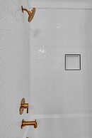 Rooftop Hot Tub City Views Disco Lounge