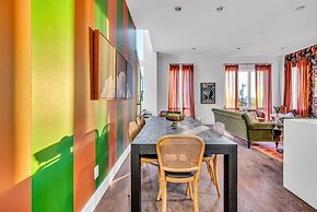 Rooftop Hot Tub City Views Disco Lounge