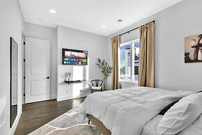 New Hot Tub Rooftop Decks City Views Poker