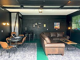 New Hot Tub Rooftop Decks City Views Poker