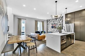 New Hot Tub Rooftop Decks City Views Poker