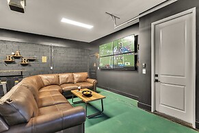 New Hot Tub Rooftop Decks City Views Poker