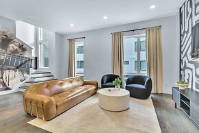 New Hot Tub Rooftop Decks City Views Poker