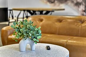 New Hot Tub Rooftop Decks City Views Poker