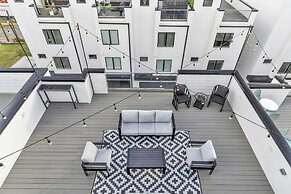New Hot Tub Rooftop Decks City Views Poker
