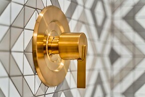 New Hot Tub Rooftop Decks City Views Poker