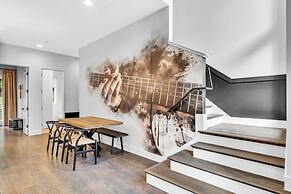 New Hot Tub Rooftop Decks City Views Poker