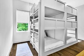 New Hot Tub Rooftop Decks City Views Poker