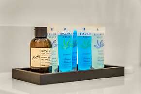 New Hot Tub Rooftop Decks City Views Poker