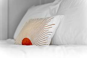 New Hot Tub Rooftop Decks City Views Poker