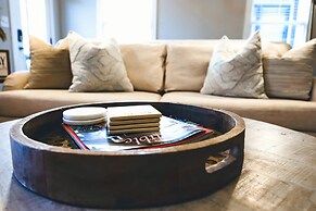 City Views Pool Hot Tub Mini Golf