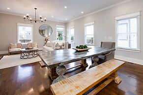 City Views Pool Hot Tub Mini Golf