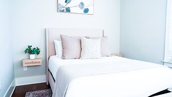 City Views Pool Hot Tub Mini Golf