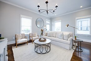 City Views Pool Hot Tub Mini Golf