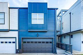 City Views Pool Hot Tub Mini Golf