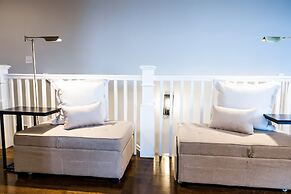 City Views Pool Hot Tub Mini Golf