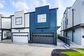 City Views Pool Hot Tub Mini Golf