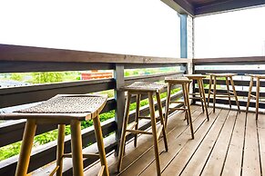 City Views Pool Hot Tub Mini Golf