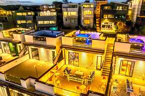 Taylor Swift Themed Rooftops Hot Tub Views