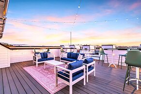 Taylor Swift Themed Rooftops Hot Tub Views