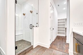 Taylor Swift Themed Rooftops Hot Tub Views