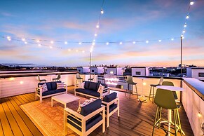 Taylor Swift Themed Rooftops Hot Tub Views