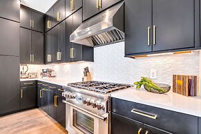 Taylor Swift Themed Rooftops Hot Tub Views