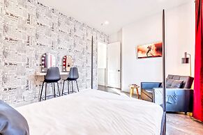 Taylor Swift Themed Rooftops Hot Tub Views