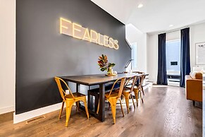 Taylor Swift Themed Rooftops Hot Tub Views