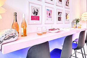 Taylor Swift Themed Rooftops Hot Tub Views