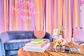 Taylor Swift Themed Rooftops Hot Tub Views