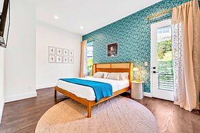 Taylor Swift Themed Rooftops Hot Tub Views