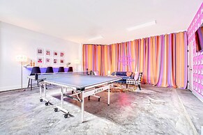 Taylor Swift Themed Rooftops Hot Tub Views