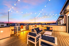 Taylor Swift Themed Rooftops Hot Tub Views