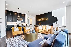 Taylor Swift Themed Rooftops Hot Tub Views