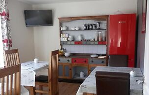 Middle House Bed and Breakfast