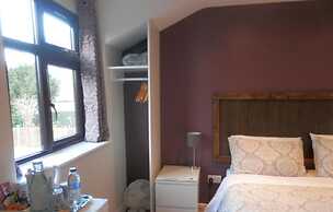 Middle House Bed and Breakfast