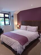 Middle House Bed and Breakfast